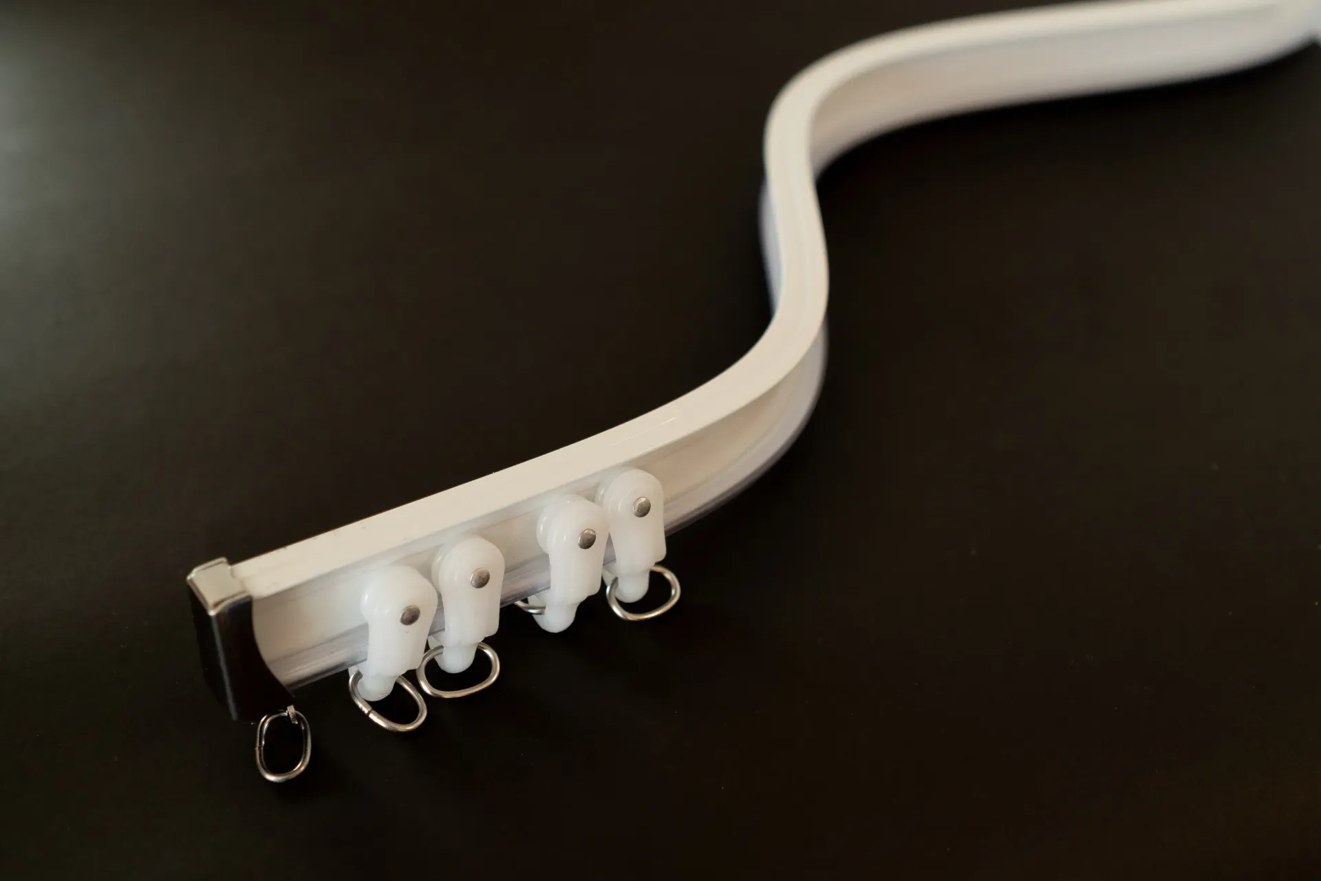 Riel Flexible Blanco/Marfil/Negro