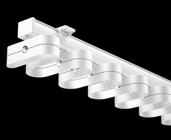 Riel Onda Perfecta - Ripplefold en color Marfil, diseñado para una caída uniforme y elegante de cortinas, asegurando ondas continuas y un deslizamiento suave